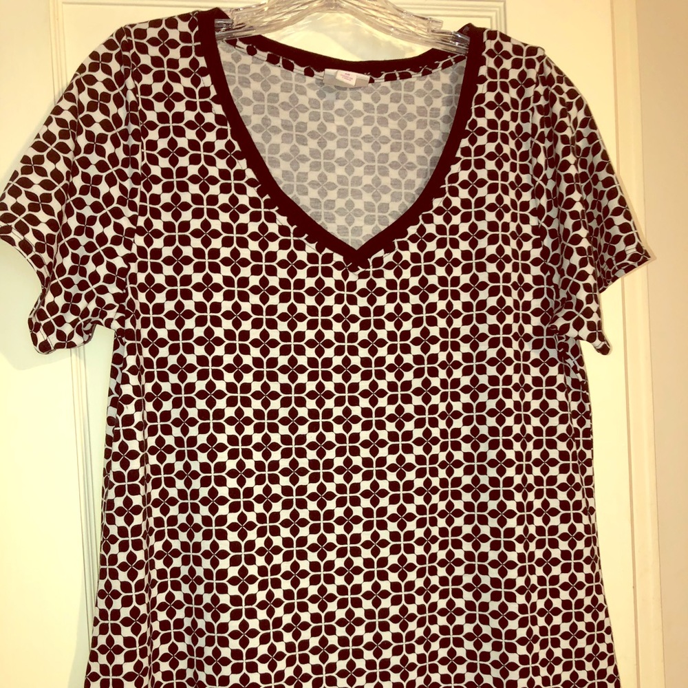 Cute LuluRoe Christy Tee